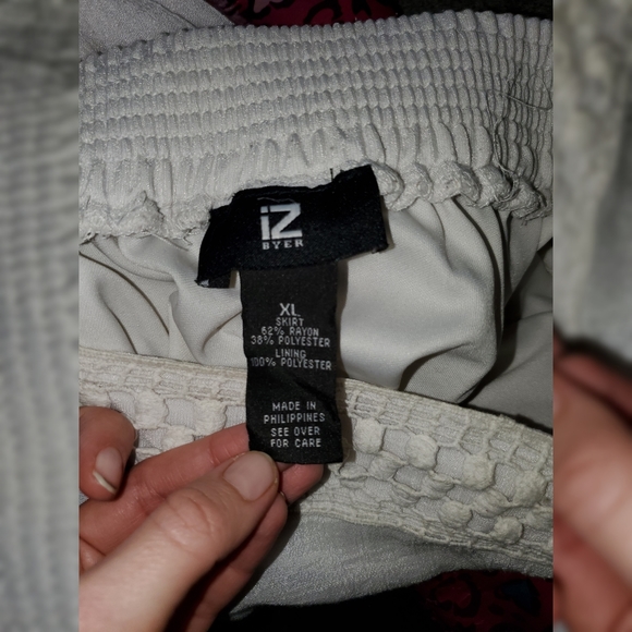 Tiered White Juniors Skirt - Picture 4 of 4